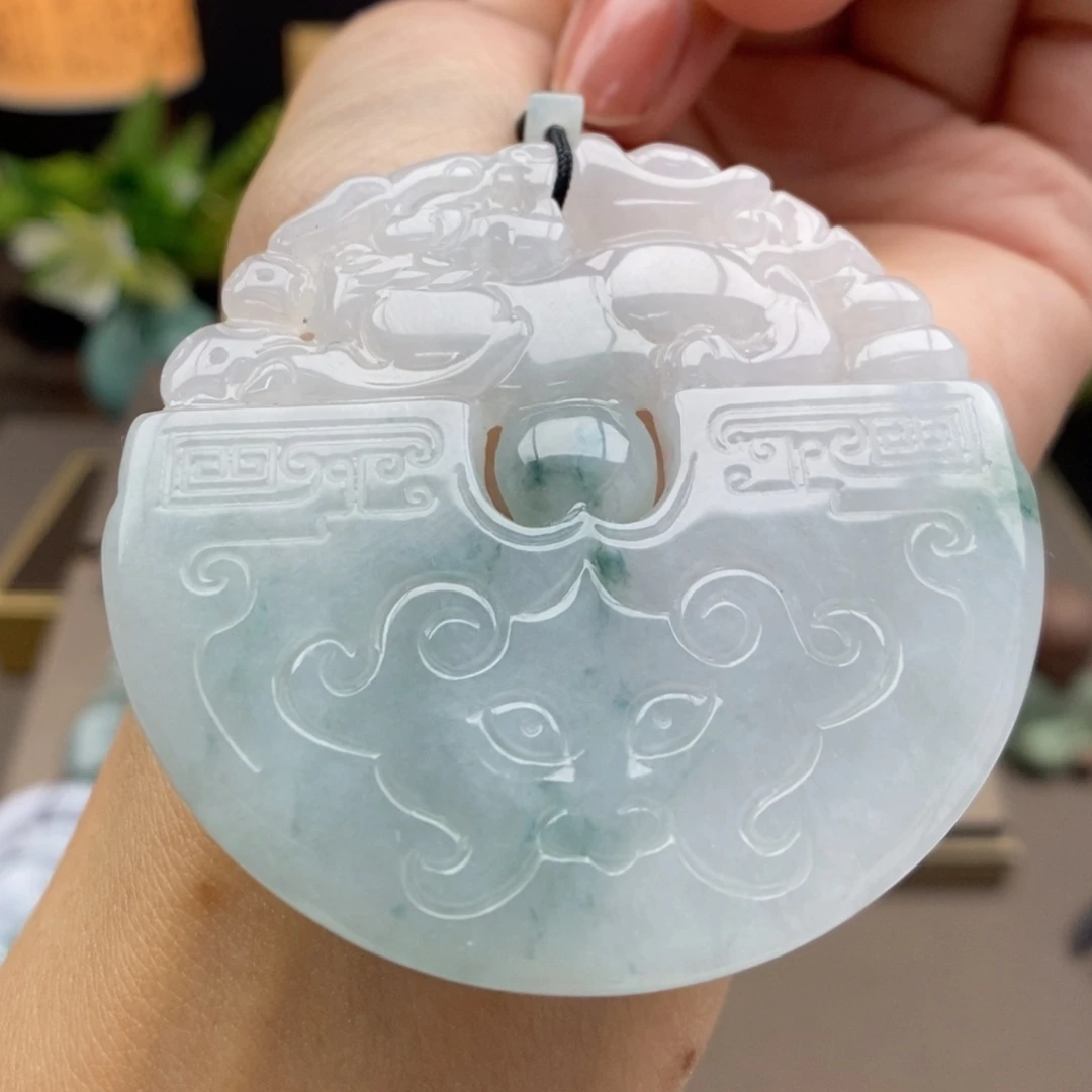 翡翠未镶嵌颈饰吊坠50