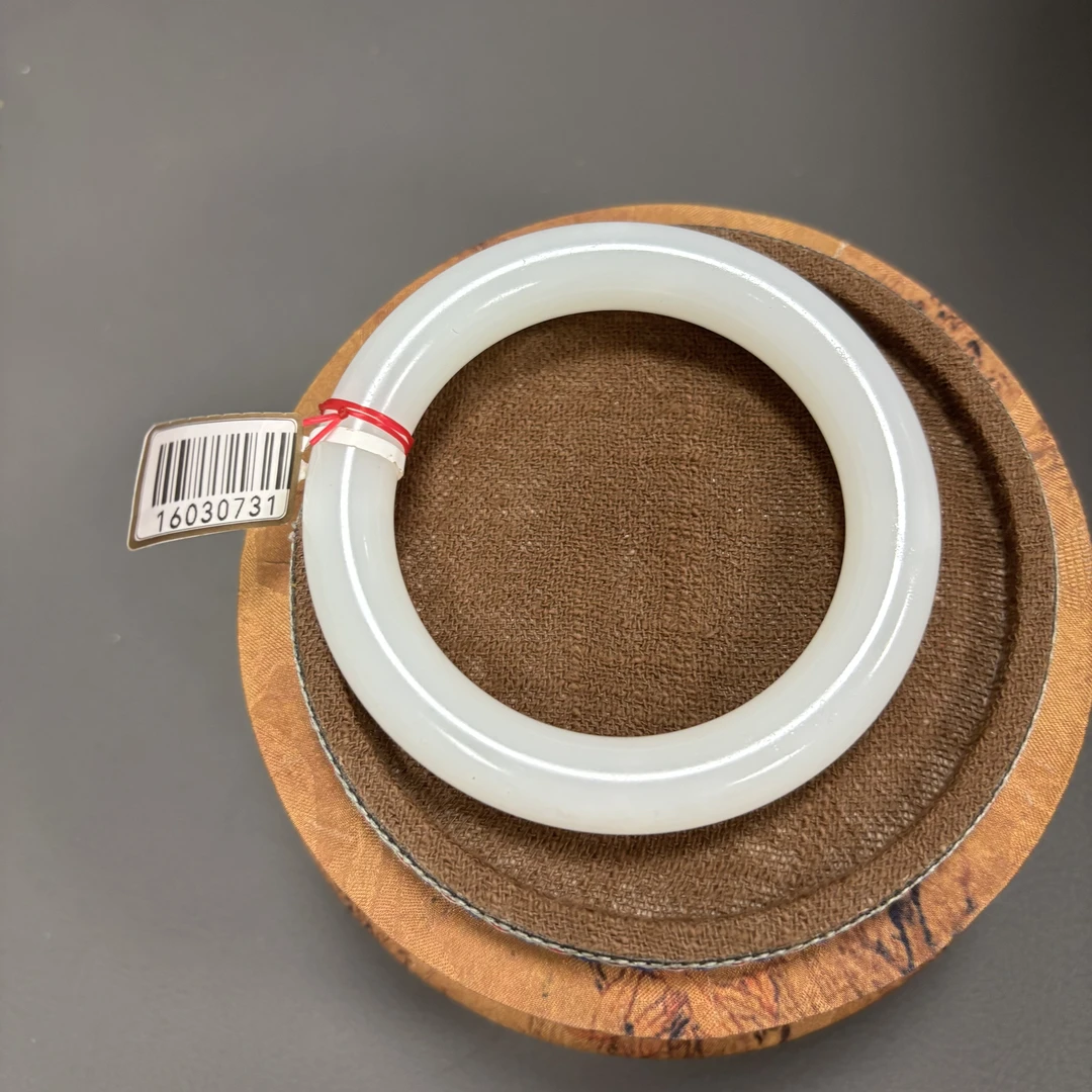 《闪购商品》精品和田玉镯子