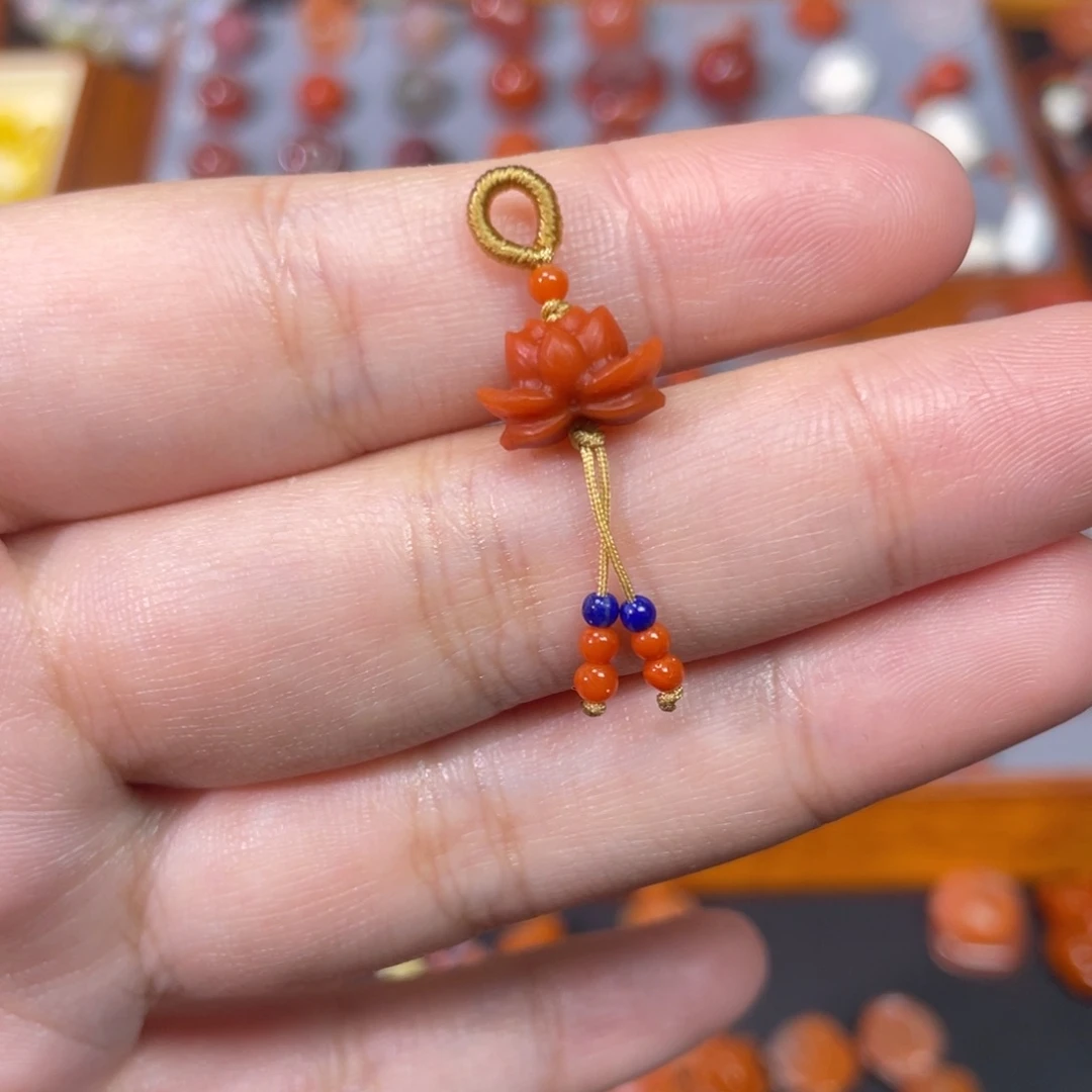 南红玛瑙未镶嵌莲花