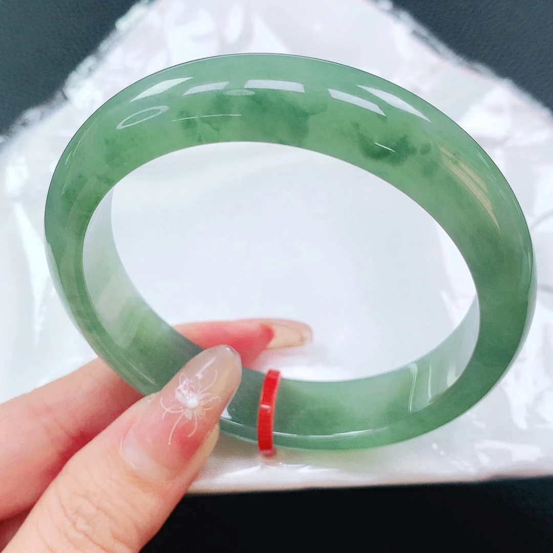 翡翠手镯未镶嵌57圈