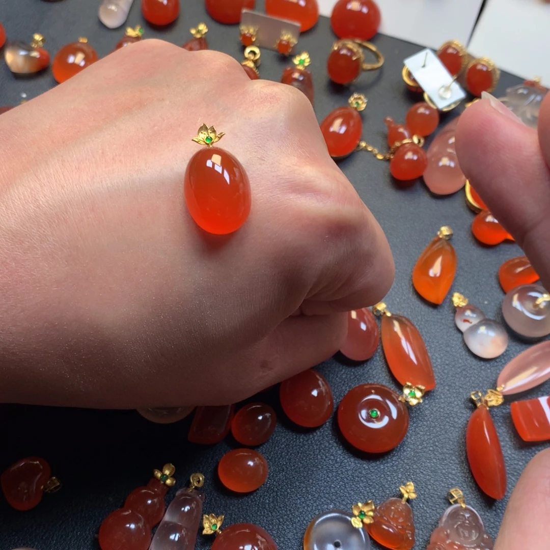 南红玛瑙未镶嵌颈饰