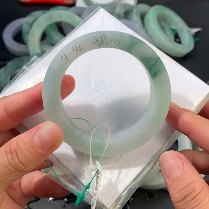 未镶嵌手镯定制翡翠