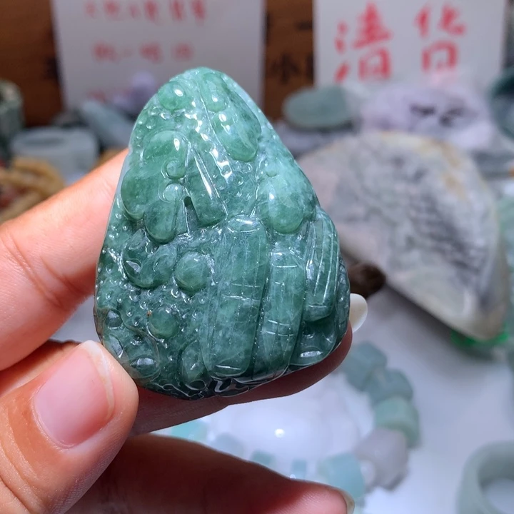 翡翠未镶嵌颈饰保真天然A货翡翠