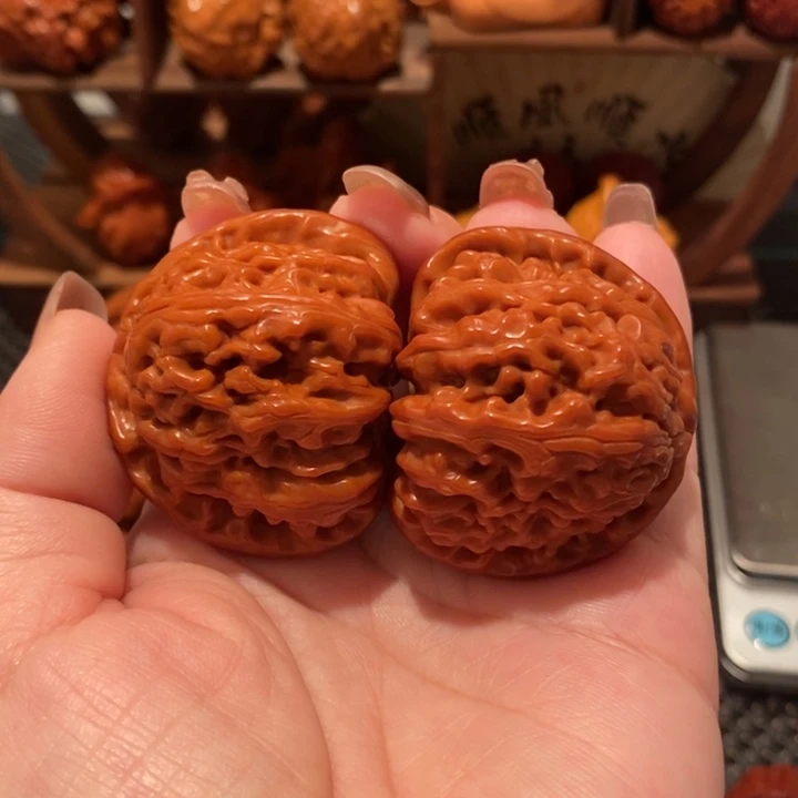 牌***室文玩核桃吊坠白狮子0161