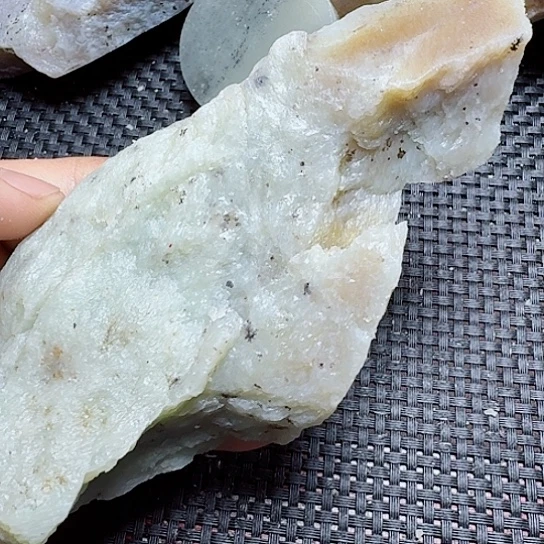 和田玉（糖玉）未镶嵌珠宝半成品
