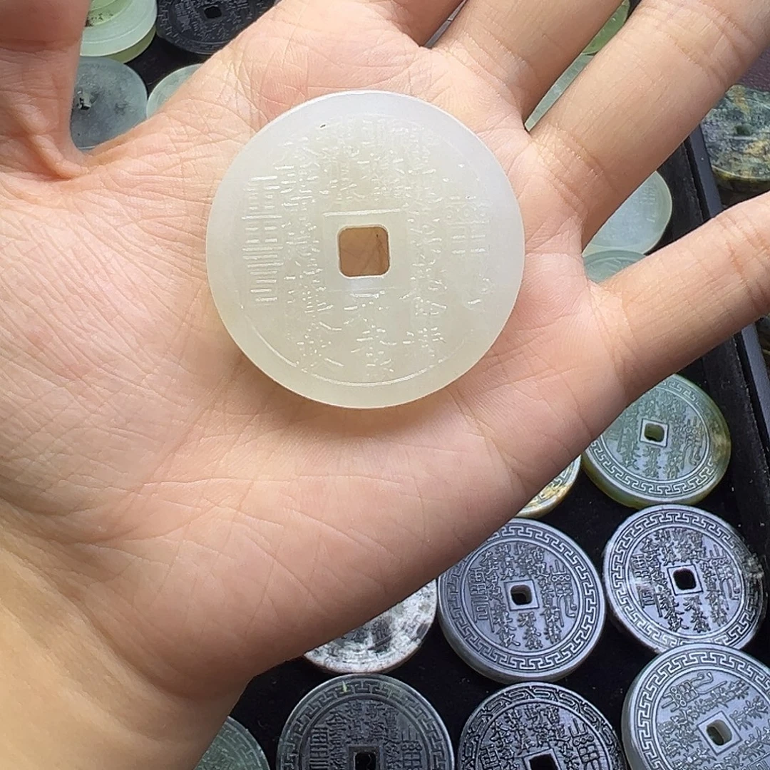 未镶嵌蛇纹石玉颈饰