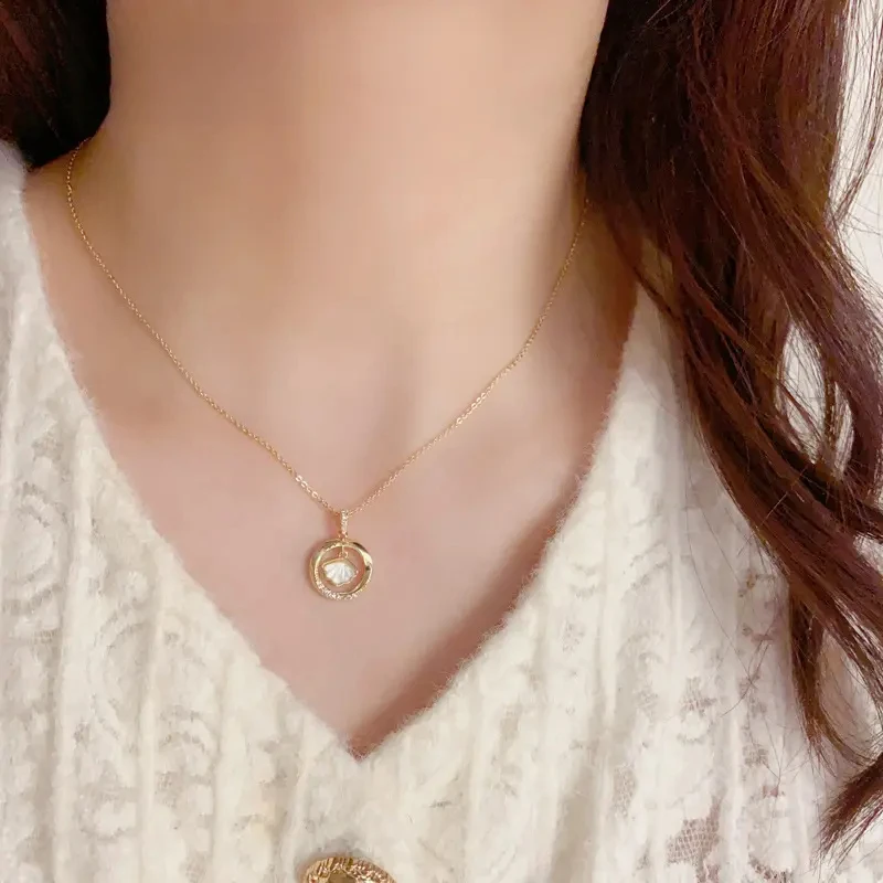 小众百搭设计锆石圆形扇形项链女时尚创意扇形灵动锁骨链