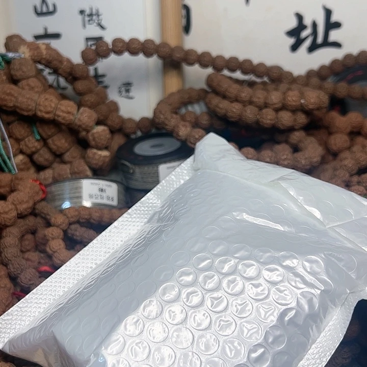 金刚菩提吊坠轩**蛋白狮子