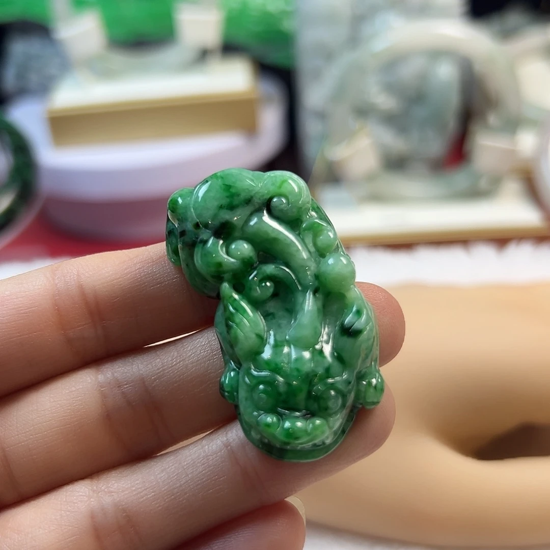 颈饰未镶嵌翡翠缅甸天然翡翠貔貅