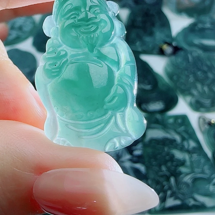 翡翠未镶嵌颈饰多样性发货天然的A货翡翠