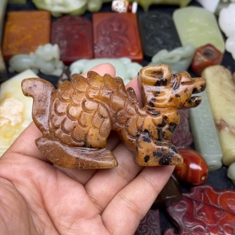 蛇纹石玉未镶嵌颈饰20