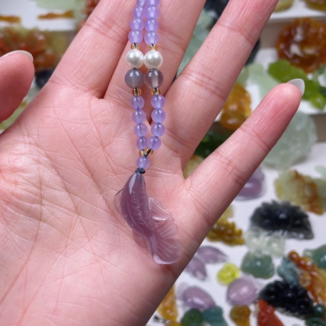 蛇纹石玉未镶嵌颈饰