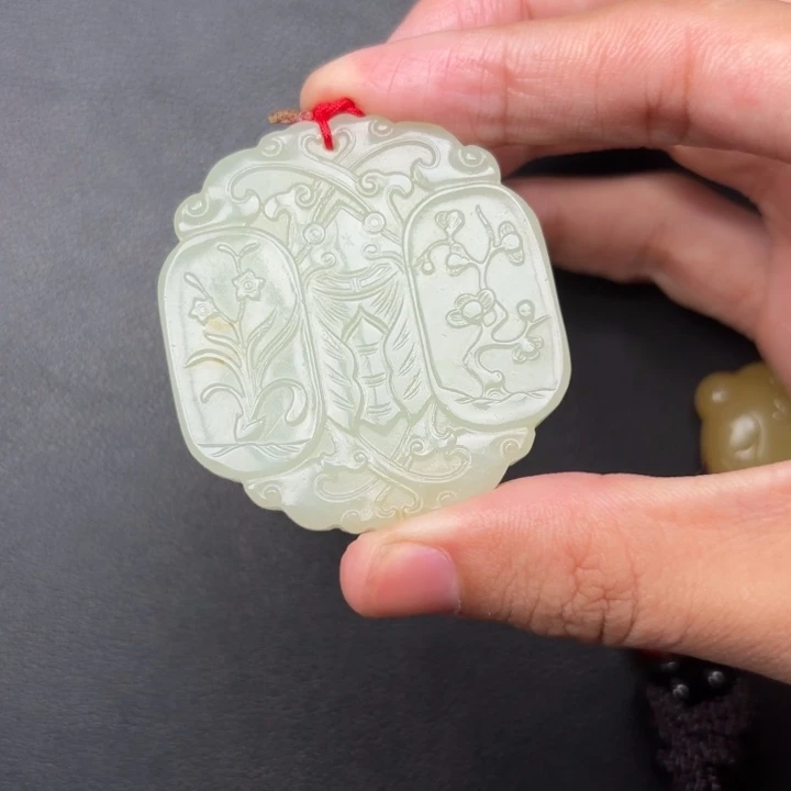 勤***8和田玉未镶嵌颈饰