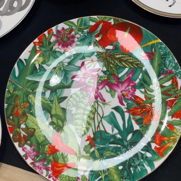 瓷片咖啡的香气是很浓