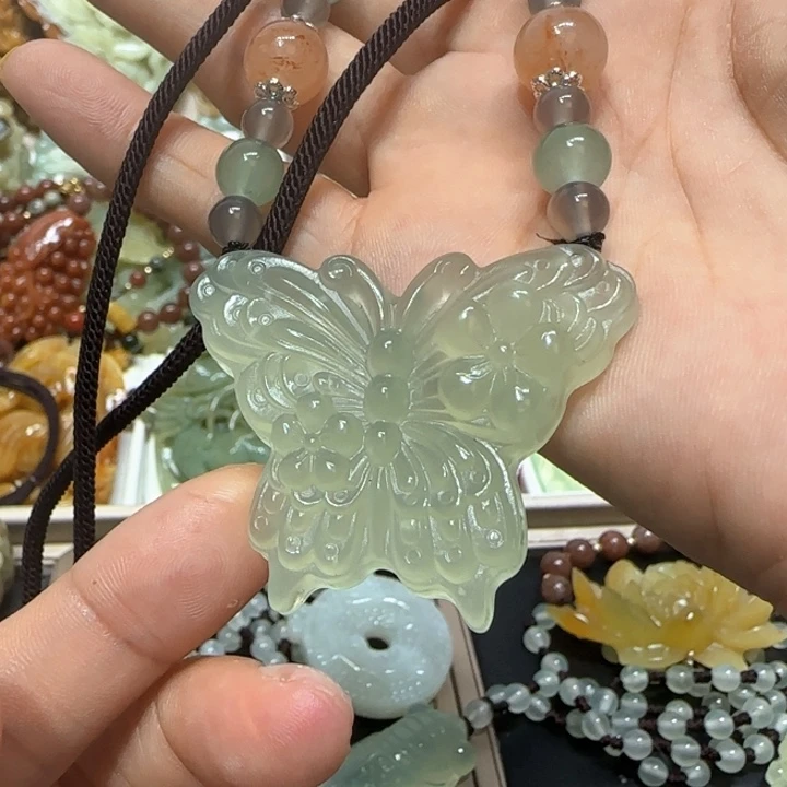 蛇纹石玉未镶嵌吊坠