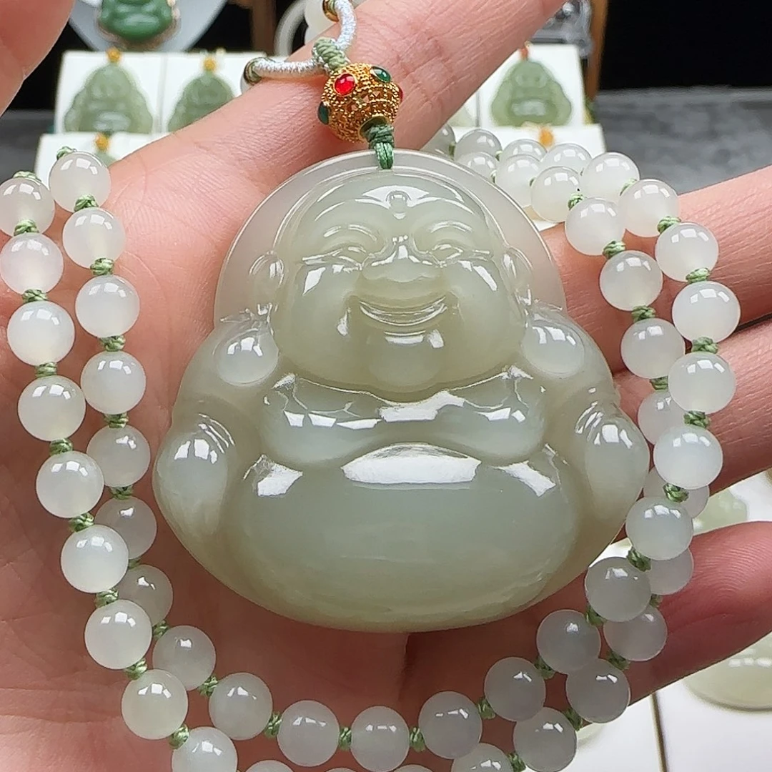 和田玉足金镶嵌颈饰