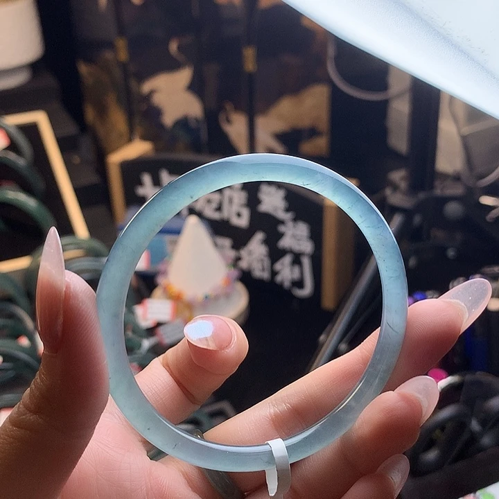 翡翠手镯未镶嵌小****了56圈口