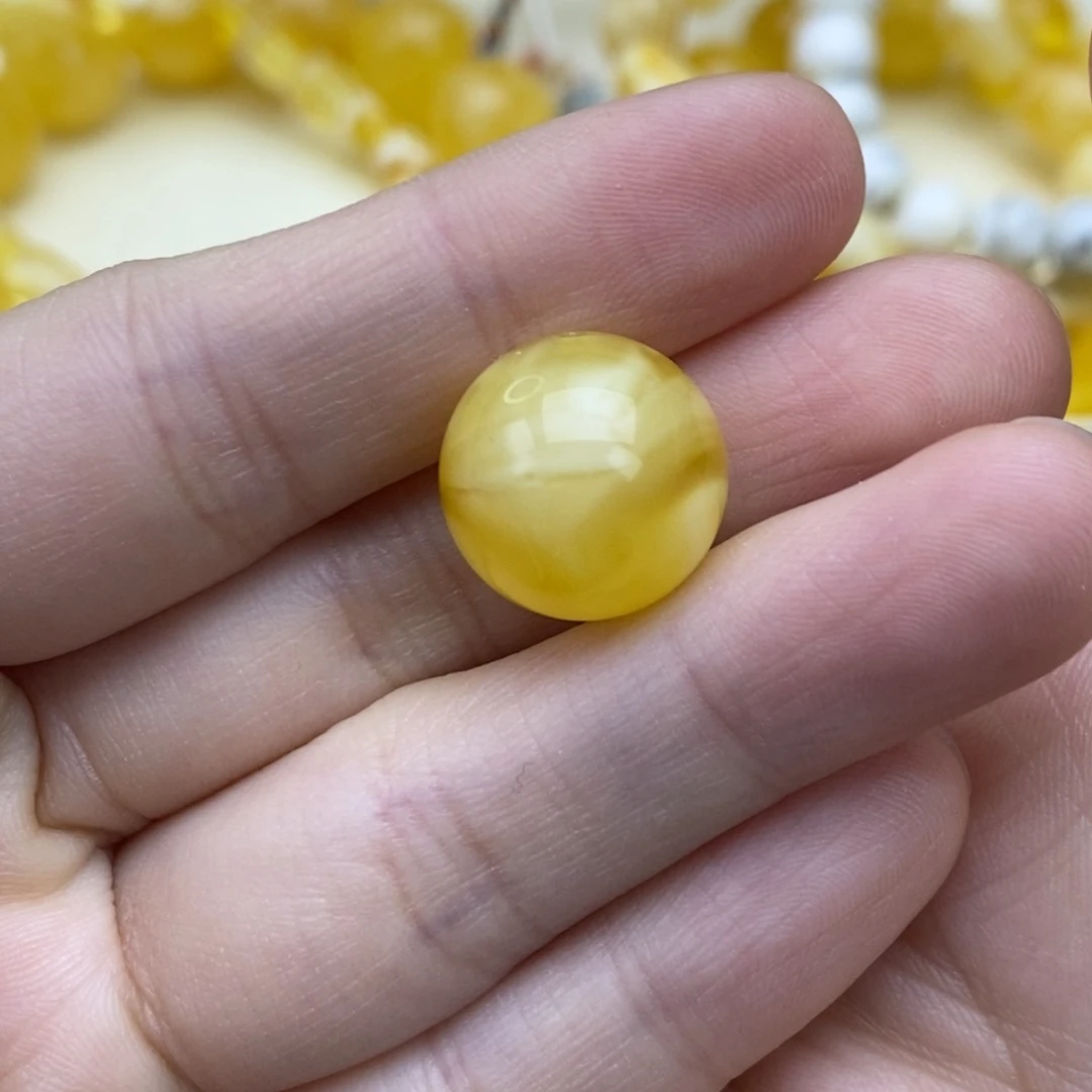 琥珀裸石未镶嵌14.7微瑕圆珠