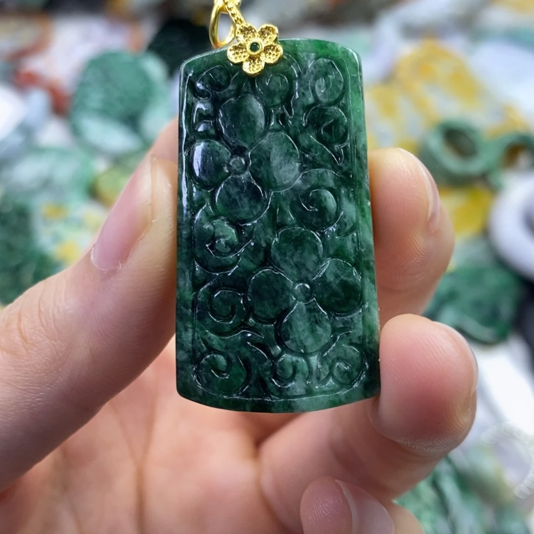 翡翠未镶嵌颈饰吊坠