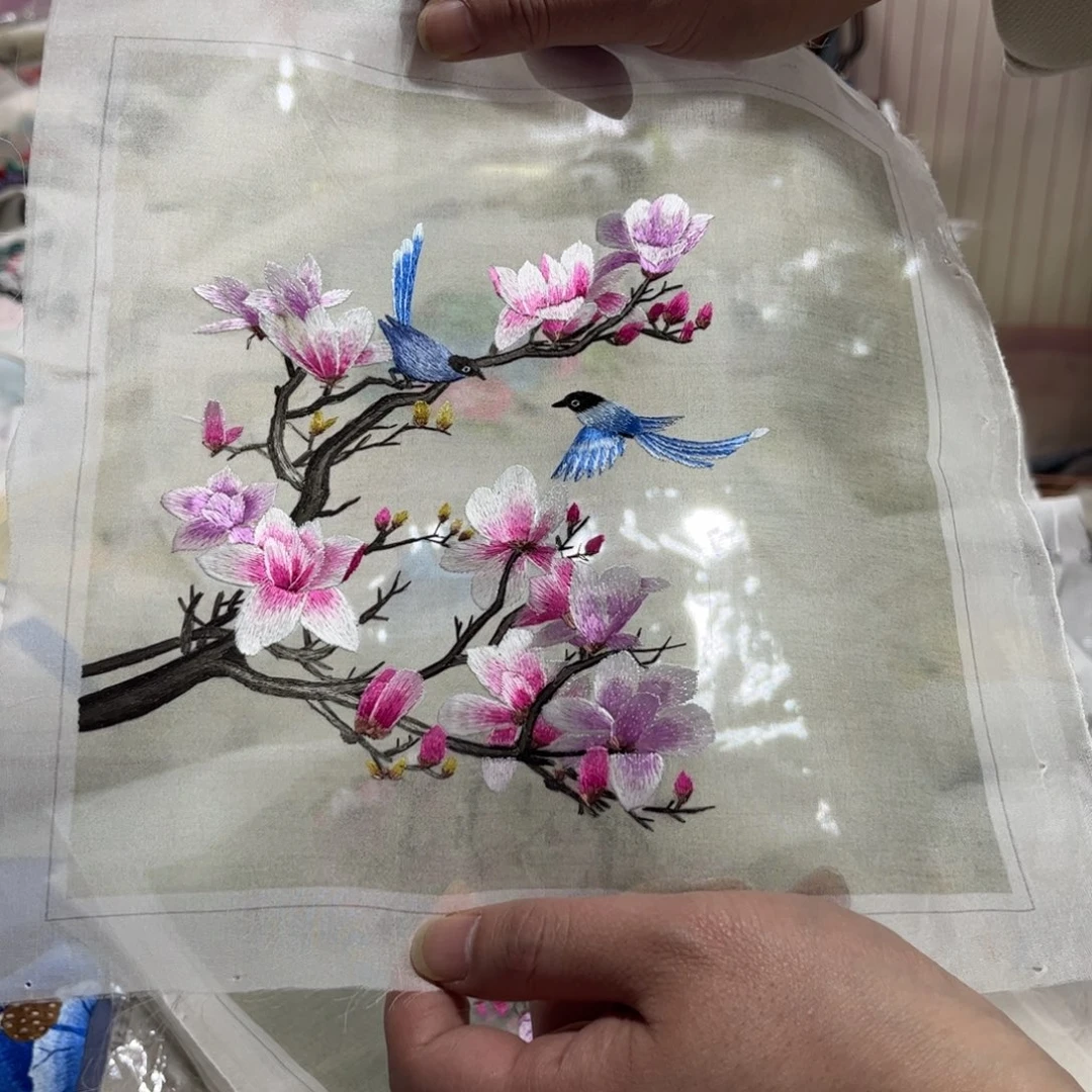 织绣纯手工制作的一款