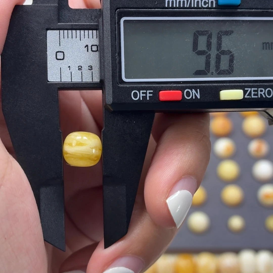 琥珀未镶嵌裸石焦皮老型9.6mm