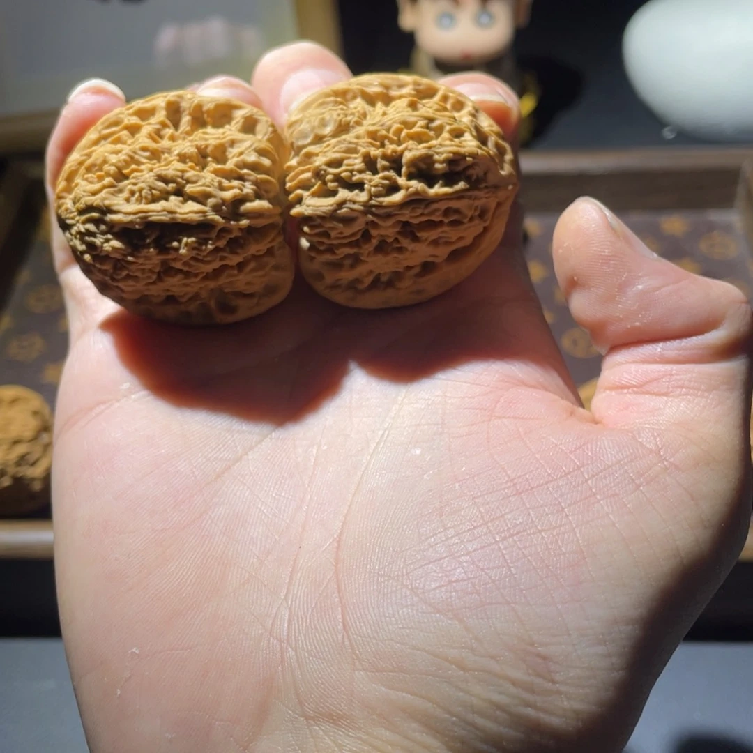 文玩核桃吊坠曼***冠核桃