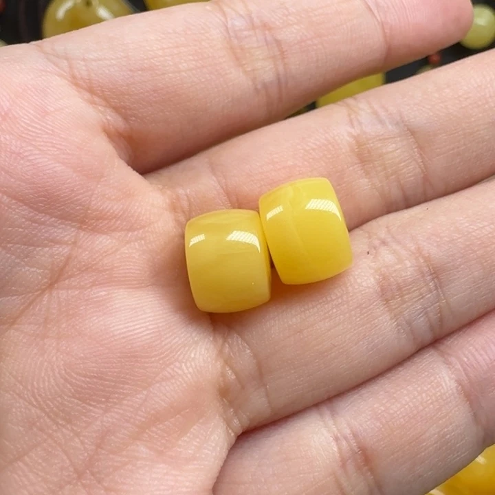 蜜蜡未镶嵌珠宝奇石