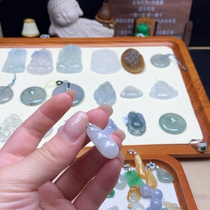 翡翠银S925镶嵌颈饰豆子