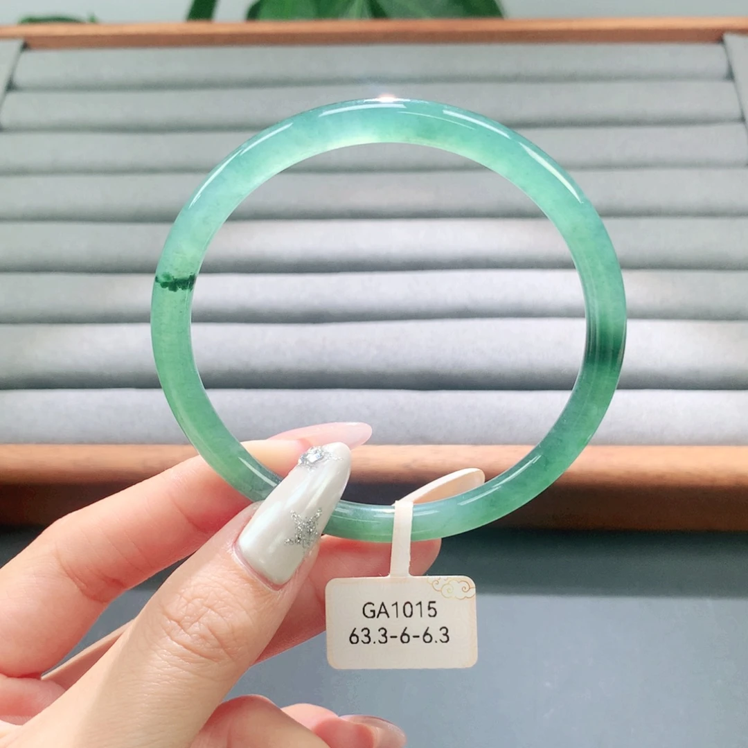 翡翠未镶嵌手镯天然