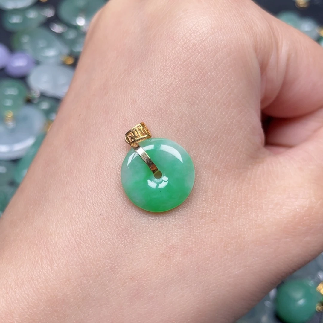 翡翠颈饰18K金镶嵌翡翠