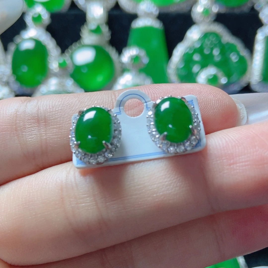 翡翠未镶嵌颈饰