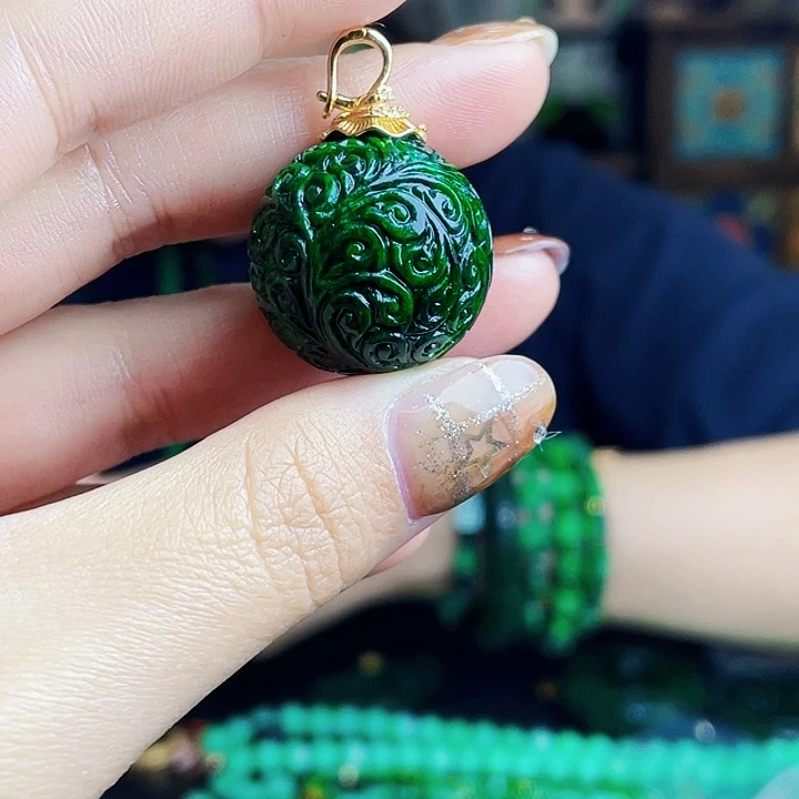 翡翠银S925镶嵌颈饰多样性