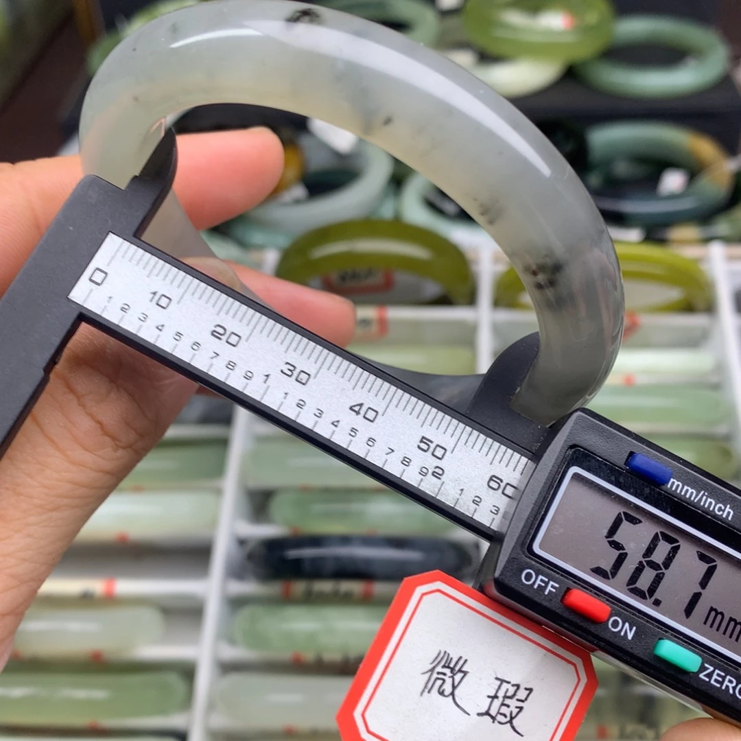 蛇纹石玉未镶嵌手镯1005