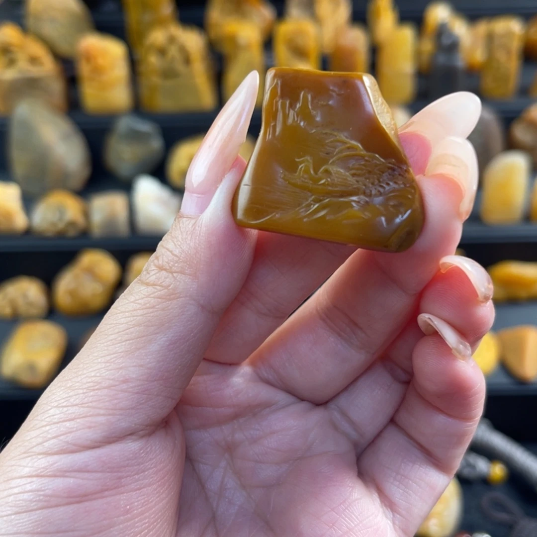 无铁合金青**云寿山石