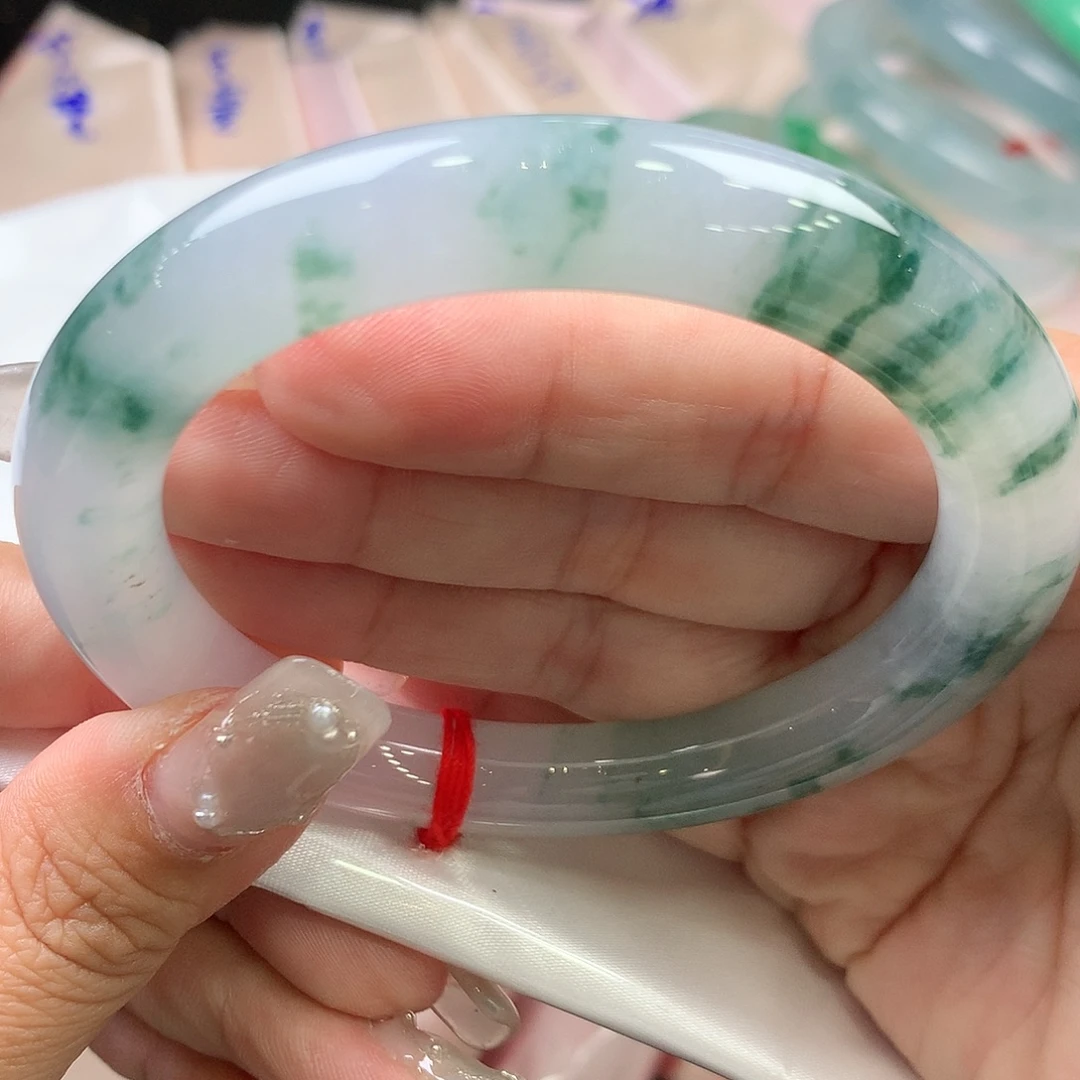 翡翠未镶嵌手镯57圆条