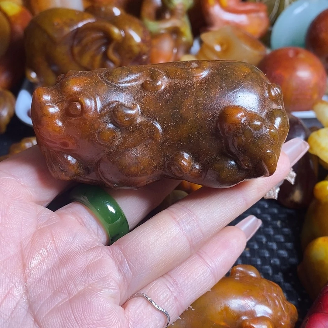 岫岩老玉（透闪石质玉）未镶嵌珠宝奇石