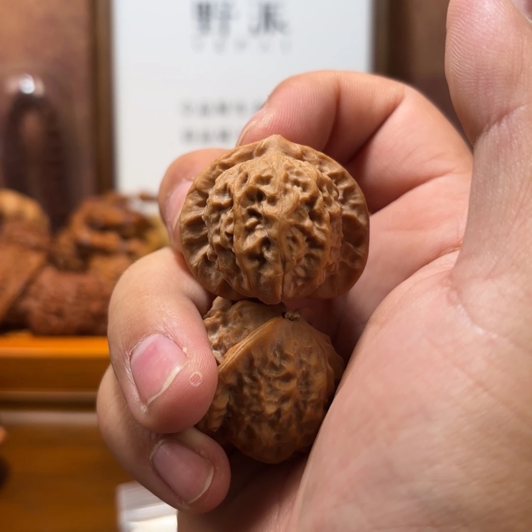 文玩核桃吊坠瓷娃娃Y1054