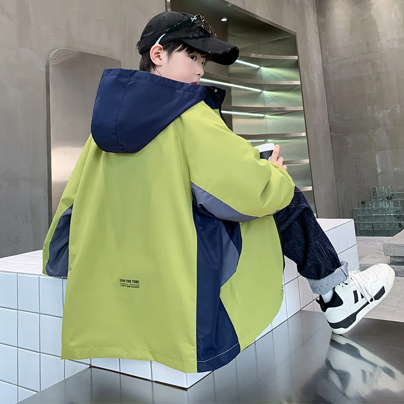 男童春秋外套2025新款秋装冲锋衣儿童秋季帅气上衣中大童防风防水
