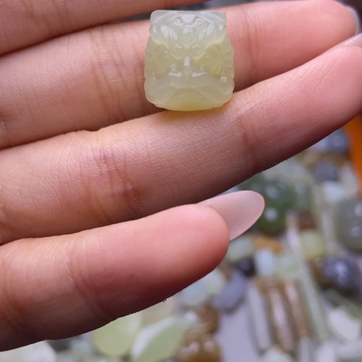 小***窝颈饰未镶嵌和田玉