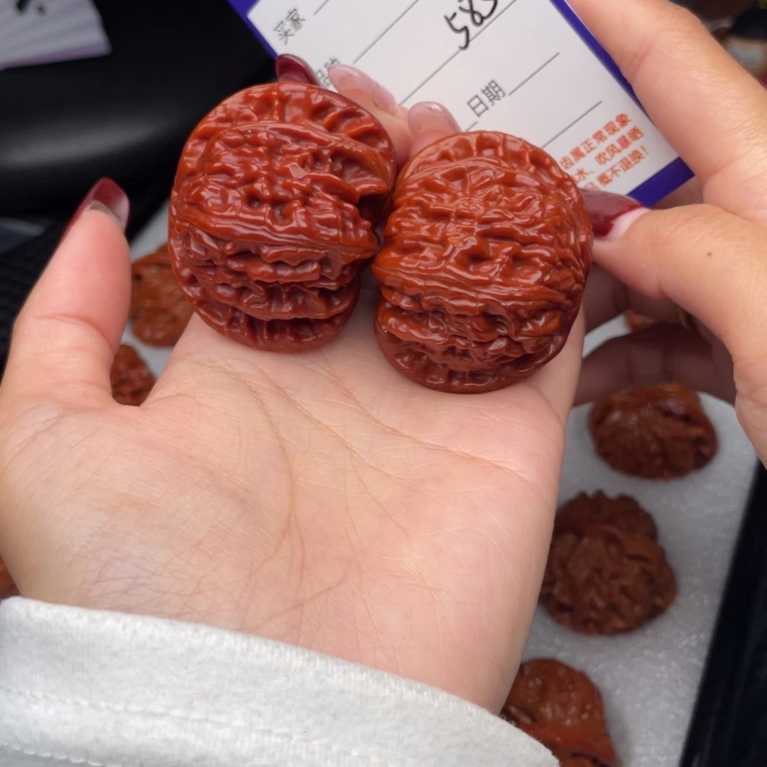 把件桃核4白狮子585