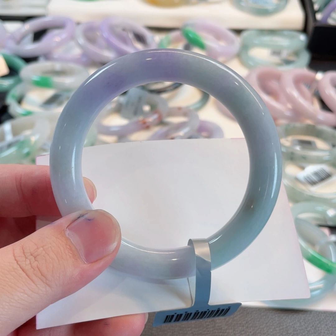 翡翠未镶嵌手镯86号 56.5圆条 有纹裂