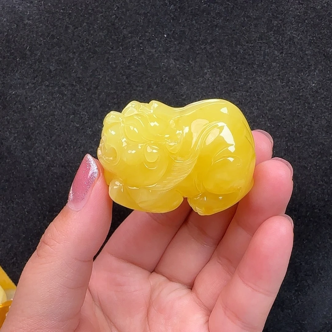 蜜蜡未镶嵌珠宝奇石