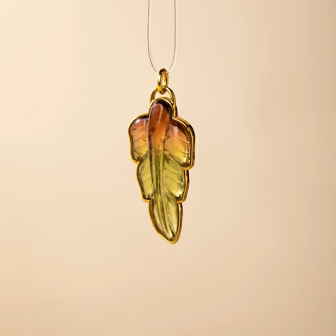 【金枝玉叶】碧玺叶子吊坠25*12*4mm 18K金 赠925银链