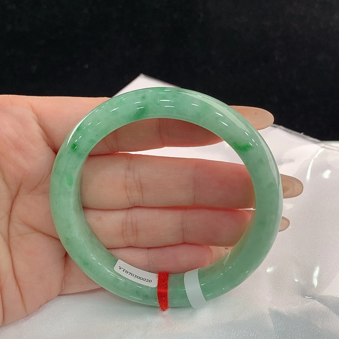 【闪购商品】翡翠手镯未镶嵌57，56/57