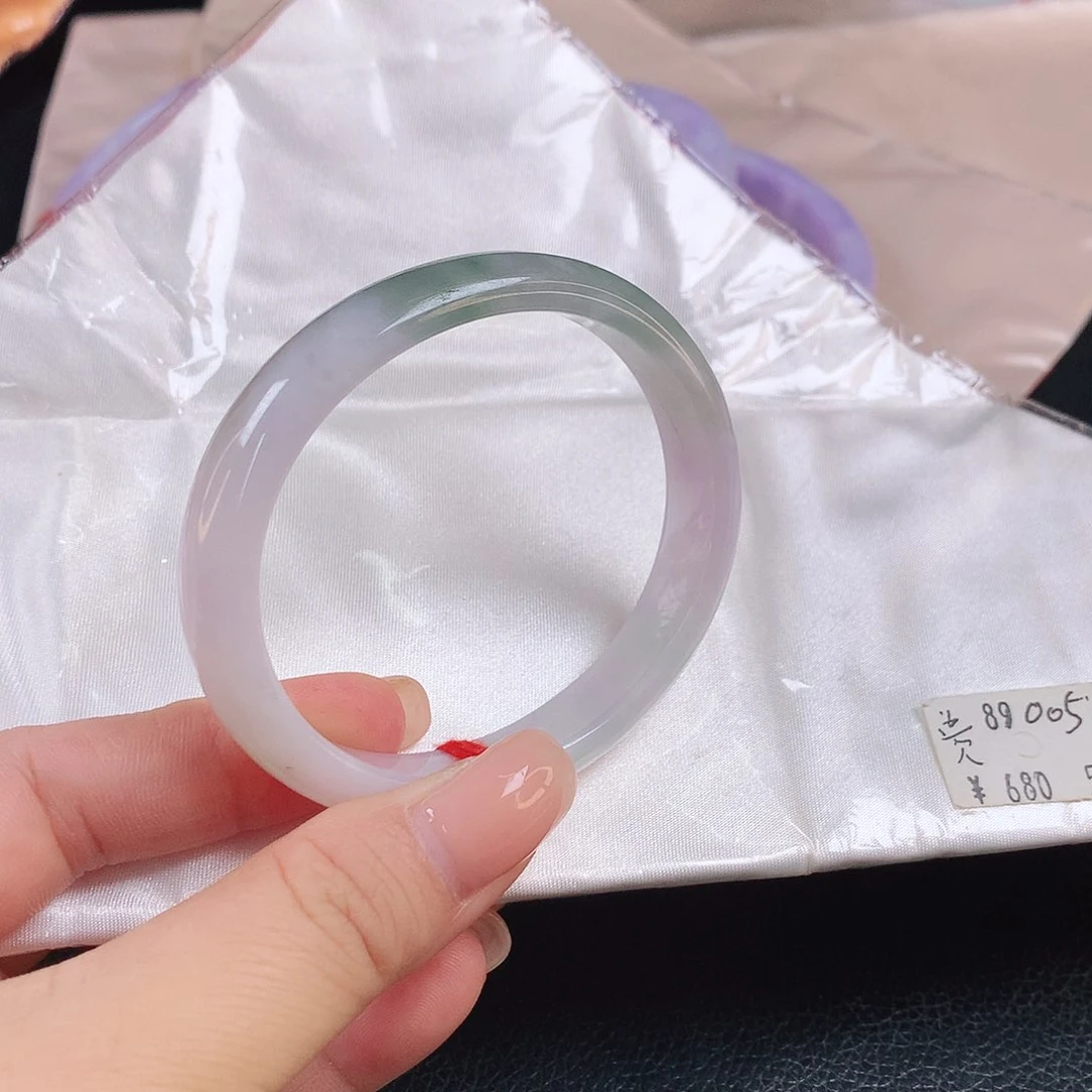 翡翠手镯未镶嵌人****见89005xccvv
