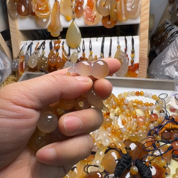 未镶嵌颈饰玛瑙/玉髓008……9.9