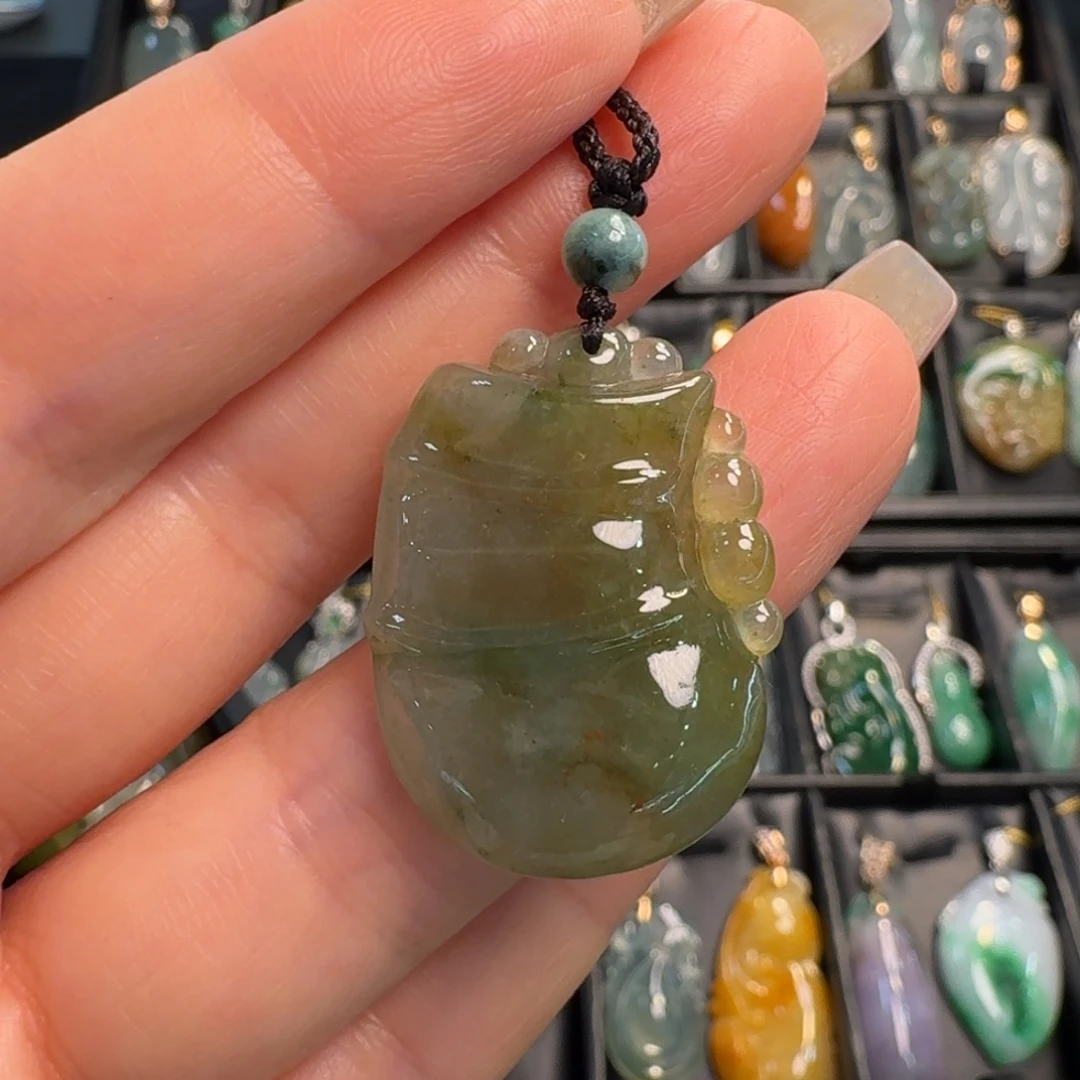 翡翠未镶嵌颈饰竹节