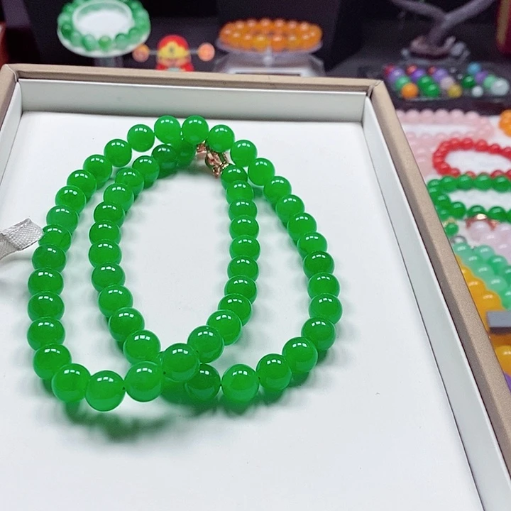 张***余卡10。           56颗绿