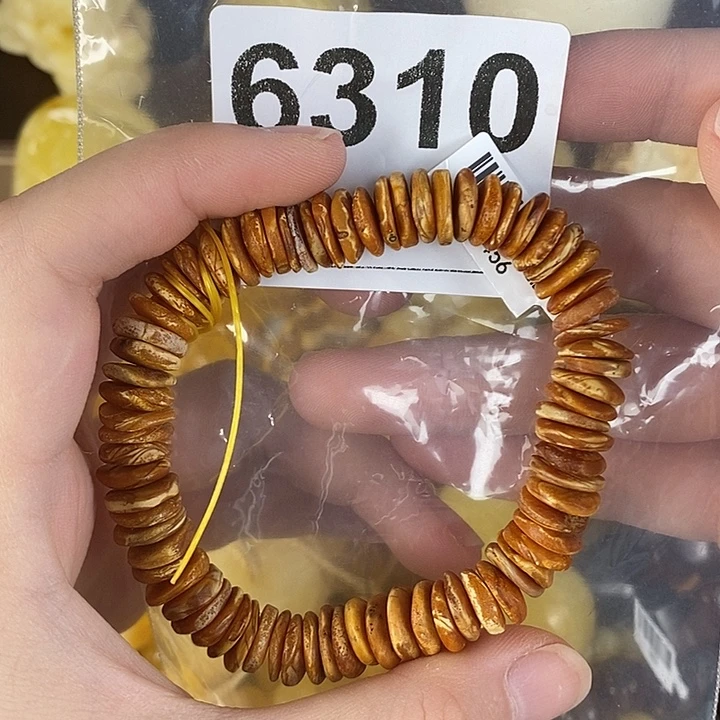蜜蜡未镶嵌珠宝奇石
