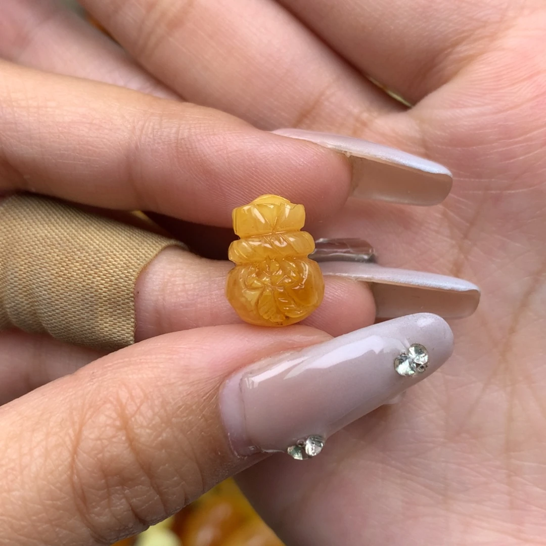 琥珀未镶嵌珠宝奇石